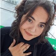 Estudié y producción audiovisual, me gustan los niños y se me dan bien las asignaturas que tiene que ver con el estudio.